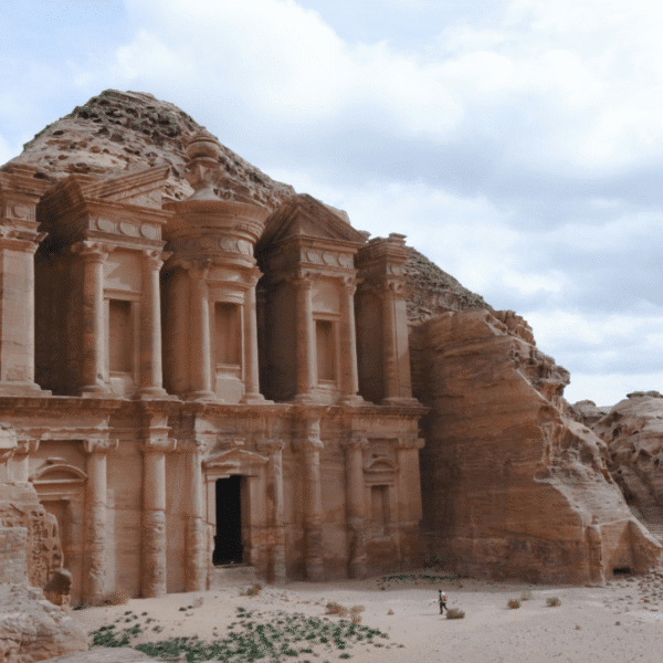 منح طلال أبو غزالة - الأردن